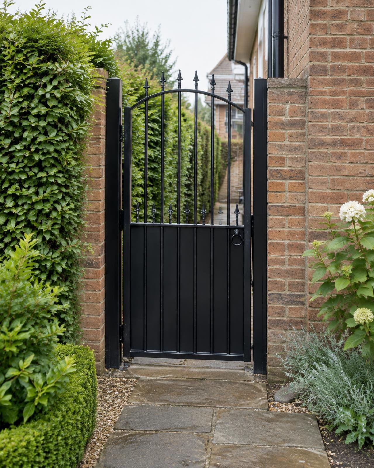 Home 32 Black metal side gate